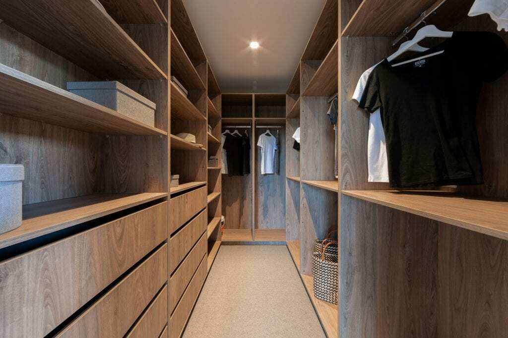 Homes by Howe, knock down rebuild, Watson, walk-in-wardrobe