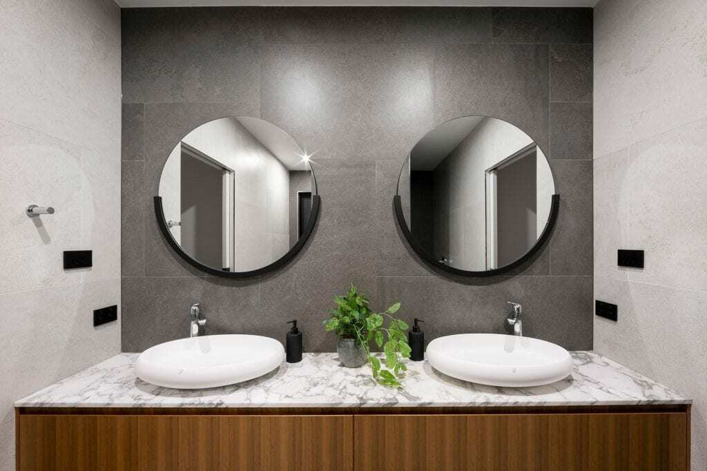 Homes by Howe, knock down rebuild, Griffith, ensuite